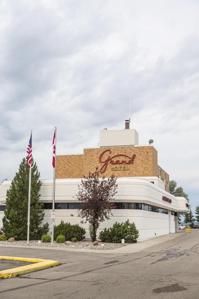 Grand Hotel Minot